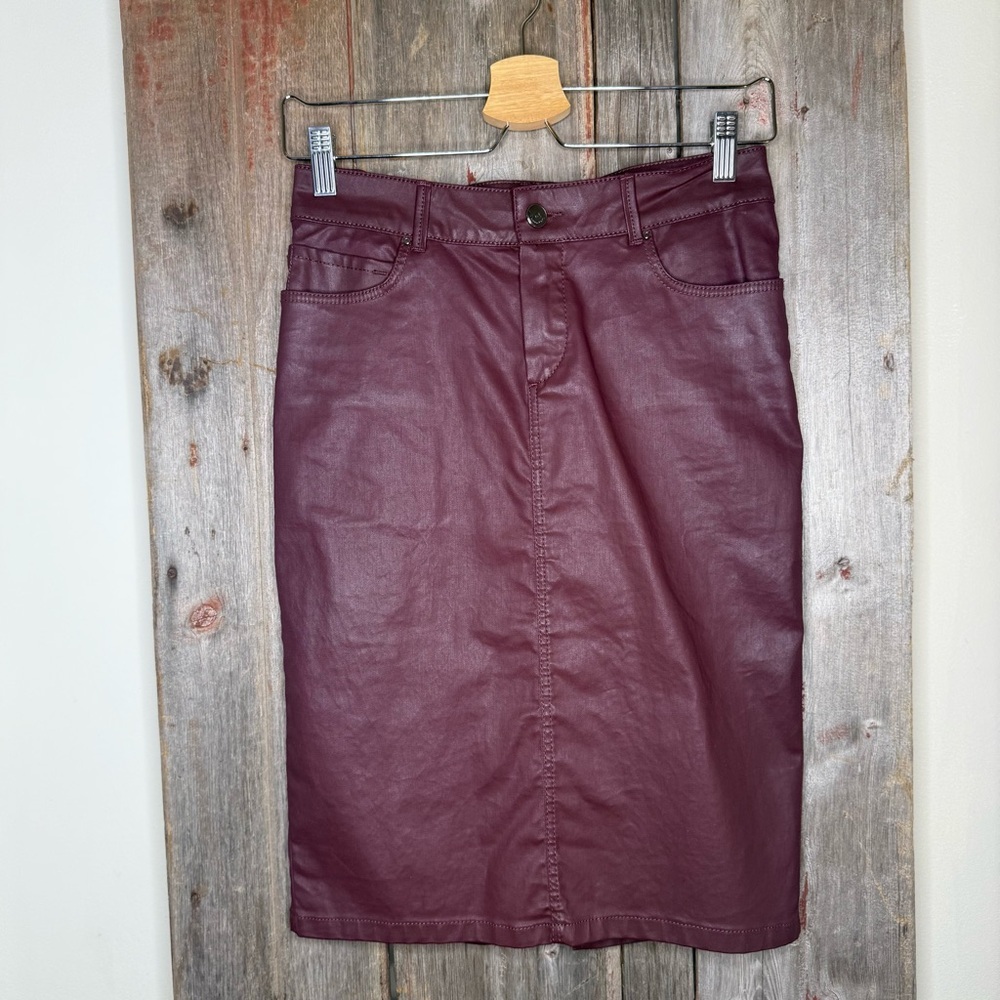 Massimo Dutti Coated Pencil Skirt in Burgundy size 4